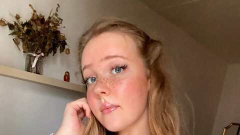 Do you like freckled girls?