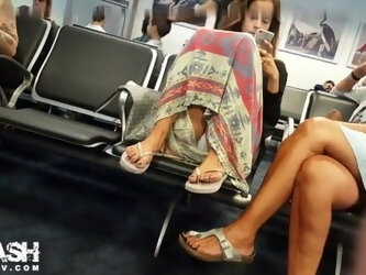 Upskirt airport1